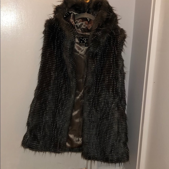 Kristen Blake faux fur vest - Picture 1 of 3